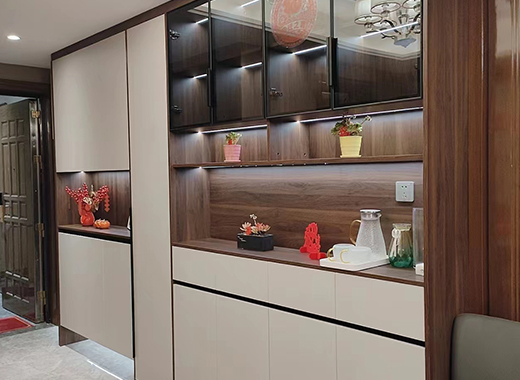 ���̰���